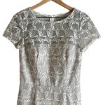 David Meister  Lace Overlay Sheath Cocktail Dress‎ in Metallic Silver Geo, Size 6 Photo 2