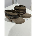 Woman’s Carlos Helene 11m Beige Brown Side Zip Block Heel Ankle Bootie Strappy Size 11 Photo 1