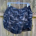 Athleta  Camo Mesh Racer Run Shorts 4” | 1X Photo 1