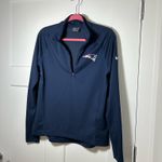 Nike Women’s medium NE Patriots NFL pullover Photo 4