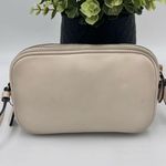 Coach CROSSBODY POUCH WITH SOUVENIR
EMBROIDERY ( F25946)
CHALK/LIGHT GOLD Photo 1