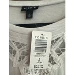 Torrid White T-Shirt Size 2 2X Plus Short Sleeve Crochet Lace Inset Top NWT Photo 2