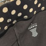 Torrid  capri leggings 2x stretch pull on soft like new polka dot black cream Photo 2