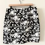 White House | Black Market  Pencil Skirt in Black & White Floral w. Lace Detail 12 Photo 3