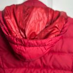 Tommy Hilfiger  Women’s Puffer Jacket - Red - Size Small - Detachable hood Photo 3