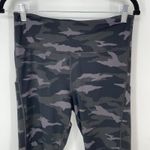Athleta  Ultimate Camo 7/8 Tight Leggings Women's Size M Photo 4