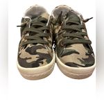 Jellypop  Womens Camo shoes. Size 6.5M Photo 1