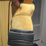 has a safety helmet Brand Acton. Tan Size 7 Photo 6