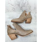 Lucky Brand  Boots Womens Size 8.5 Tan Leather Block‎ Heel Pull On Style Photo 7