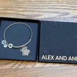 ALEX AND ANI  Harry Potter Hogwarts Crest Charm Adjustable Bracelet Jewelry Photo 0