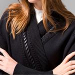 White House | Black Market Whipstitch Ruana Women’s Size XS/S Poncho Black Wool Photo 3