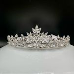 Elegant Silver Tiara Photo 9