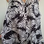 Torrid  Sz 4 Black and White Leaf Print Sleeveless Top Photo 7