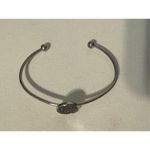 90's Vintage Womens Floral Silver Tone Bangle Bracelet Dainty Minimalist Western Photo 2