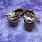 EXPRESS Chunky Tan Snakeskin Wedge Heels Strappy Women’s Thick Block Sandals 8M Photo 3