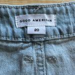 Good American Light Wash Distressed Bombshell Denim Short in Blue648 Size 20 NWT Photo 9