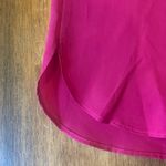 Worthington  NWT Top 1X Fuchsia Sleeveless Blouse V cut front Lightweight Photo 6