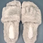 JSlides Light Gray Faux Fur Slides Photo 2