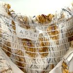 ASTR the label floral blouse sz M Photo 3