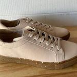Kenneth Cole Kam Resource Women's Leather Walking Sneakers Shell Size 5 Eu 35. Photo 4