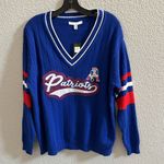 New England Women Patriots WEAR by Erin Andrews Throwback V Photo 3