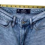 Hollister  ULTRA HIGH RISE MOM JEANS  Photo 2
