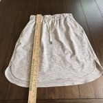 Lululemon On the Fly Skirt Size 8 Gray & White Tennis Outdoor Sports NEW! Photo 5