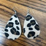 Cheetah Earrings Photo 0