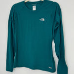 The North Face vapor wick long sleeve Photo 0
