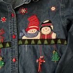 Dress Barn Vintage Button down denim Women’s SZ M Christmas Shirt Photo 3