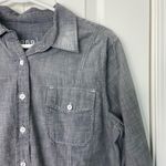 Gap NWOT  women’s gray fitted boyfriend denim button front long sleeve shirt‎ L Photo 2