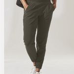 Athleta NWT Brooklyn Ankle Pant/Jogger Featherweight Fabric Olive Green- Size 18 Photo 3