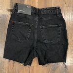 Urban Outfitters BDG NWT 90s Hi Rise Distressed Shorts Size 28 Photo 10