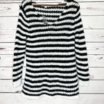 Dana Buchman NWT Black & White Striped Sweater Top
Size Large Photo 8