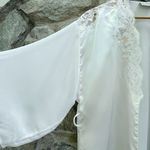 Vintage Kimono Sleeve White Satin Embroidered & Lace Detail Robe Size L Photo 1