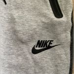 Nike Sportswear Women’s Sz Small Tech Fleece Gray/Black Crop Athletic Pants Photo 9