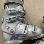Nordica 10W Easy Move Skiing Ski Boots Women’s Sz 9/9.5 US Size Silver Gray Blue Photo 3