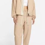 Nike WOMENS SPORTSWEAR ESSENTIAL WOVEN HIGH RISE PANTS Photo 2