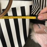 Henri Bendel  gorgeous large tote brand new with tags and extra purse charm Photo 3