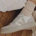 VEJA V-10 B-Mesh White Natural Pierre Trainers sz. 8.5 Men's and 10.5 Women's Photo 0