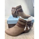 LifeStride Paloma Tan Suede Tassel Ankle Boots Women's Size 8.5M Brown Photo 1