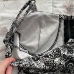 Zenana Outfitters The Arte by lace black & white zip front bustier corset crop top, size S Photo 8