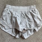 Lululemon Hotty Hot Short 2.5” Photo 0