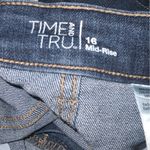 Time & Tru Mid-Rise 9” Cuffed Denim Medium Washed Blue Jeans Women’s Plus Sz 16 Photo 4