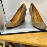 Audrey Brooke wedge heel shoes. Size 7, in very gently used condition. Photo 4