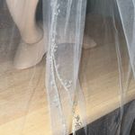 Elegant White Bridal Veil Photo 6