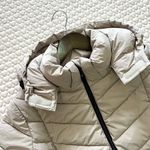BCBGMAXAZRIA NWOT BCBG MAXAZRIA Women Hood Chevron Quilted Puffer Coat Size M Beige Photo 5
