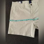 Gap Women’s Classic Midrise Short Size 16 With an easy fit front slant pockets Photo 8