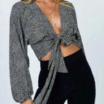 Princess Polly Women’s Front Tie Cropped Wrap Blouse Size 4 Photo 0