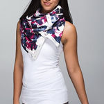 Lululemon Vinyasa Scarf in Inky Floral Ghost Inkwell Bumble Berry RARE* Photo 0
